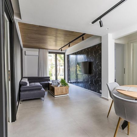 Varkiza Luxury Suites By Raise Вари Экстерьер фото