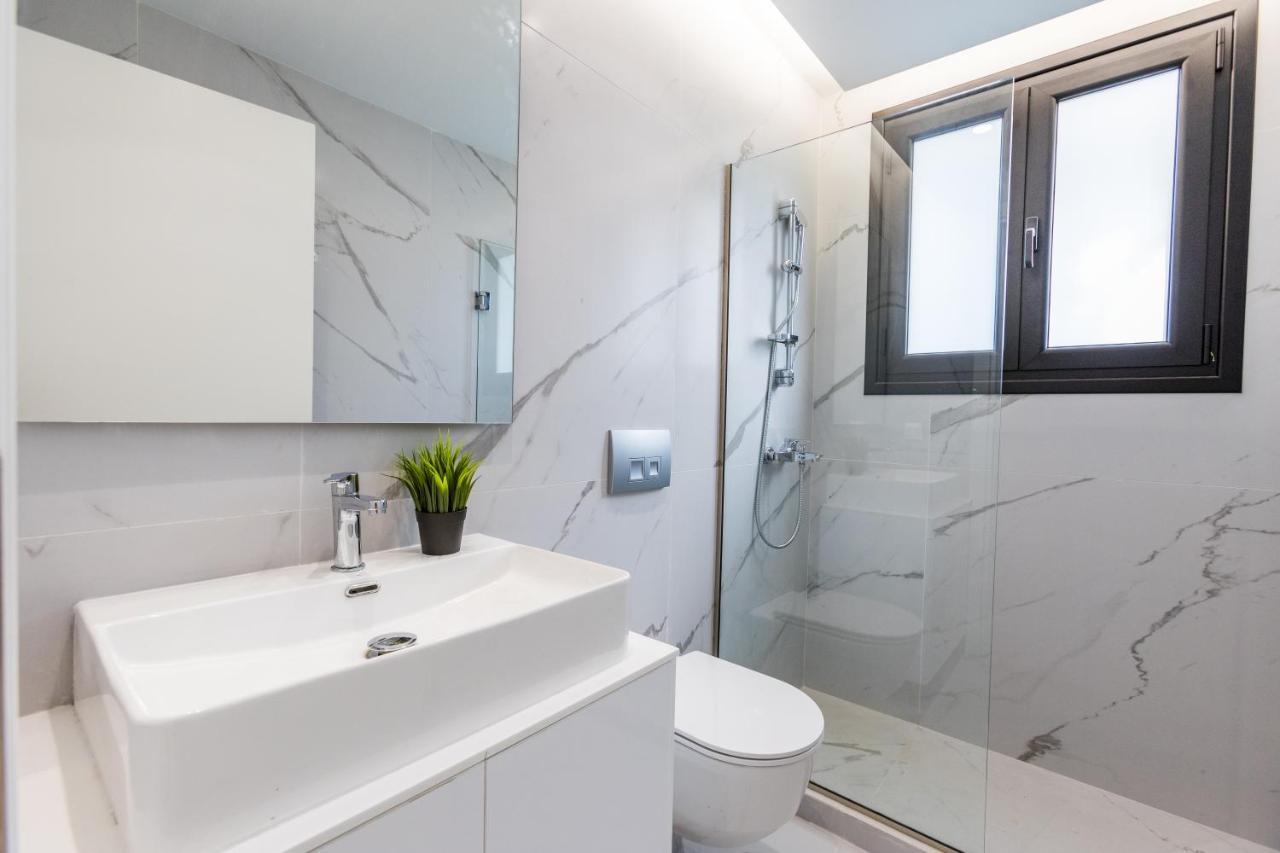 Varkiza Luxury Suites By Raise Вари Экстерьер фото
