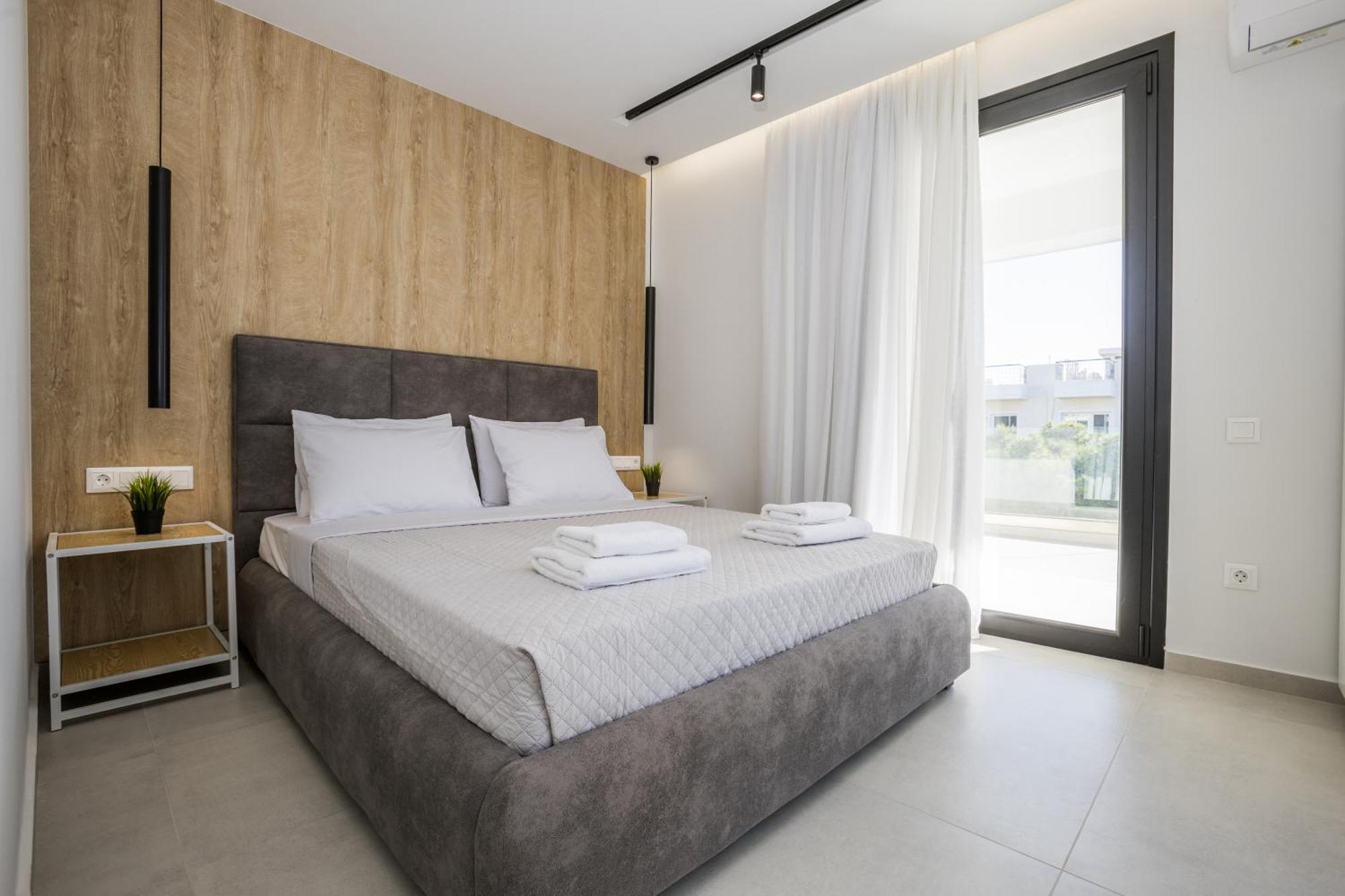 Varkiza Luxury Suites By Raise Вари Экстерьер фото