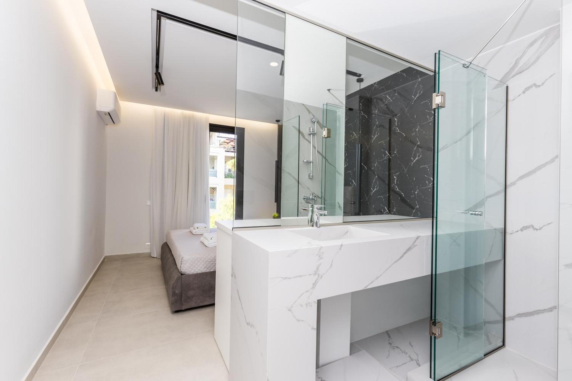 Varkiza Luxury Suites By Raise Вари Экстерьер фото